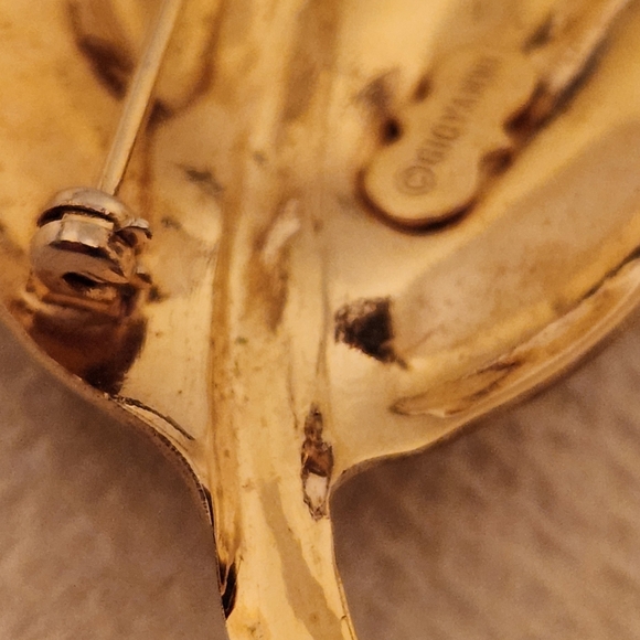 Vintage Giovanni Leaf Brooch - Picture 7 of 9